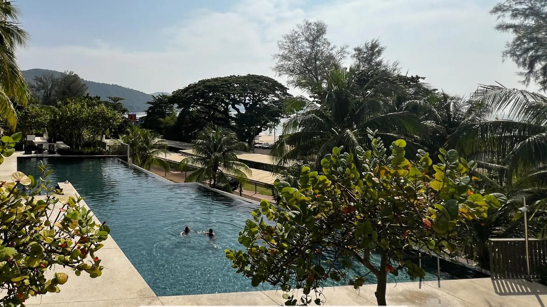 By The Sea- Pool And Sea View Apartment Batu Ferringhi Malaysia