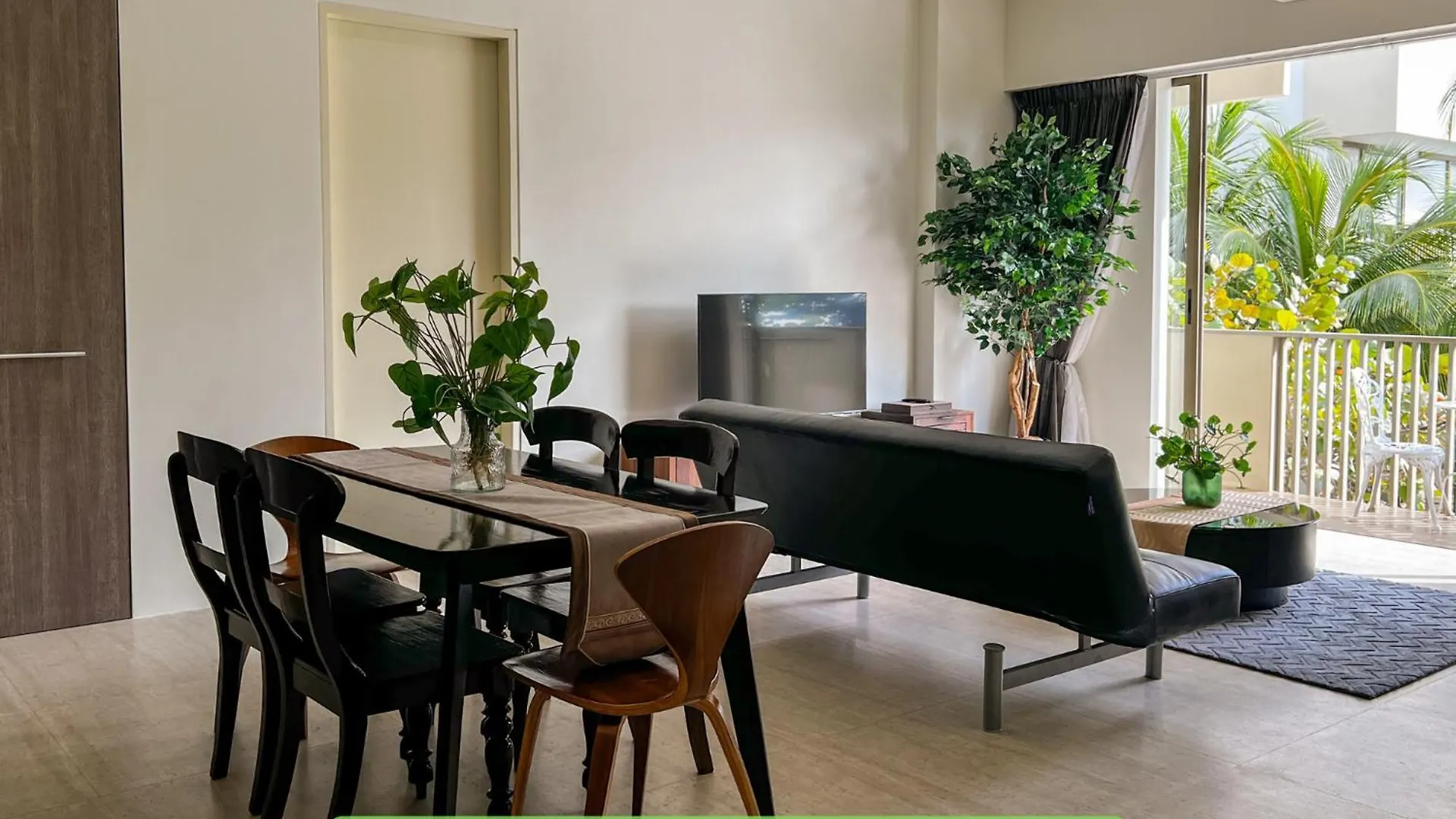 By The Sea- Pool And Sea View Apartment Batu Ferringhi