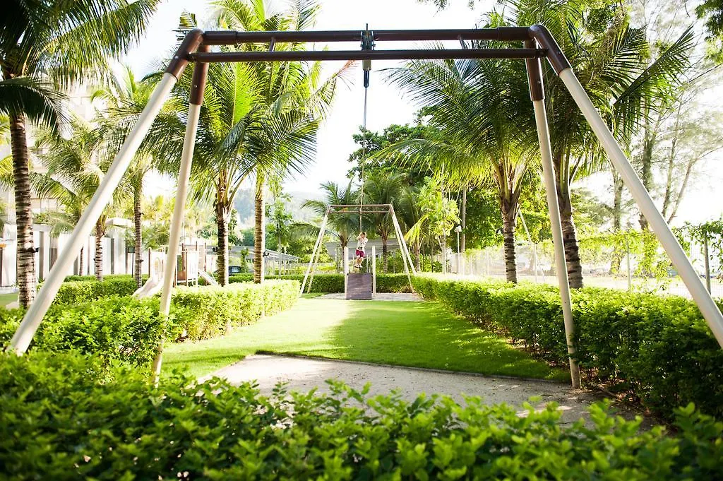 By The Sea- Pool And Sea View Apartment Batu Ferringhi